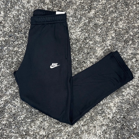 Nike Other - New NIKE Sportswear Club Fleece Standard Fit Straight Leg Pants in Black